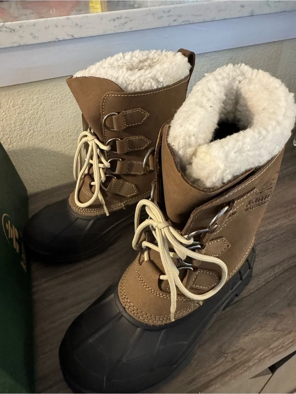 NIB Kamik (RET $89) Women's Alborg Pac Waterproof Insulated Nubuck Boots, size 6